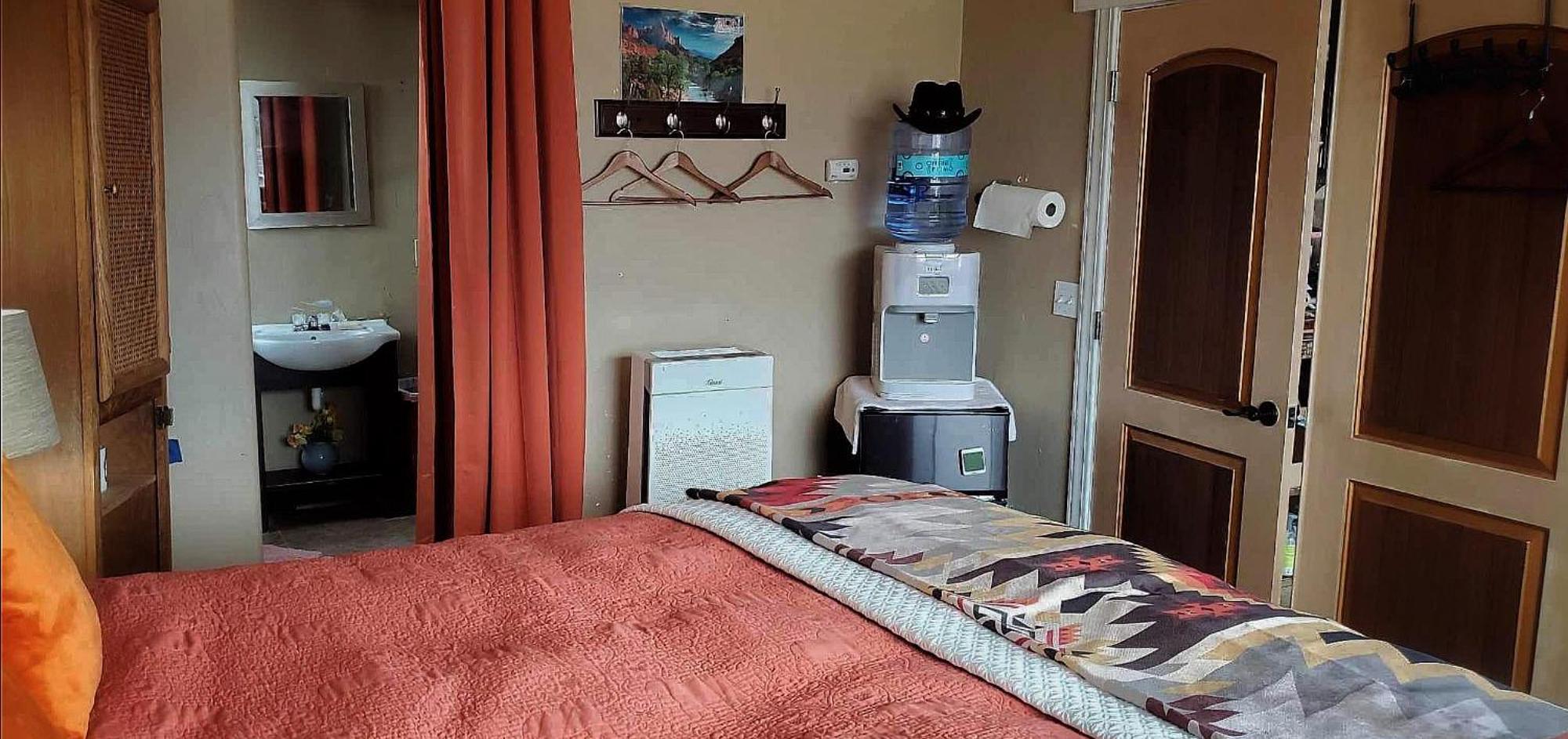 The Zion House - Affordable Bedrooms Hurricane Phòng bức ảnh